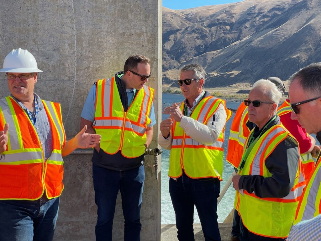 Keith tours Priest Rapids Dam